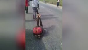 African motorbike robber managed crowd justice