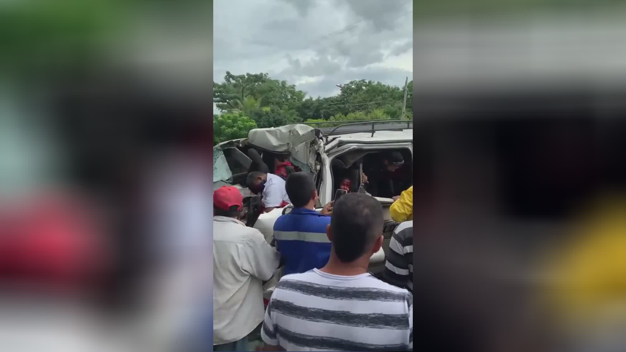 Four dead after a van and truck incident