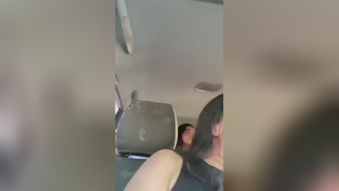 Girls vocalize and also driving on livestream enter into the system crash