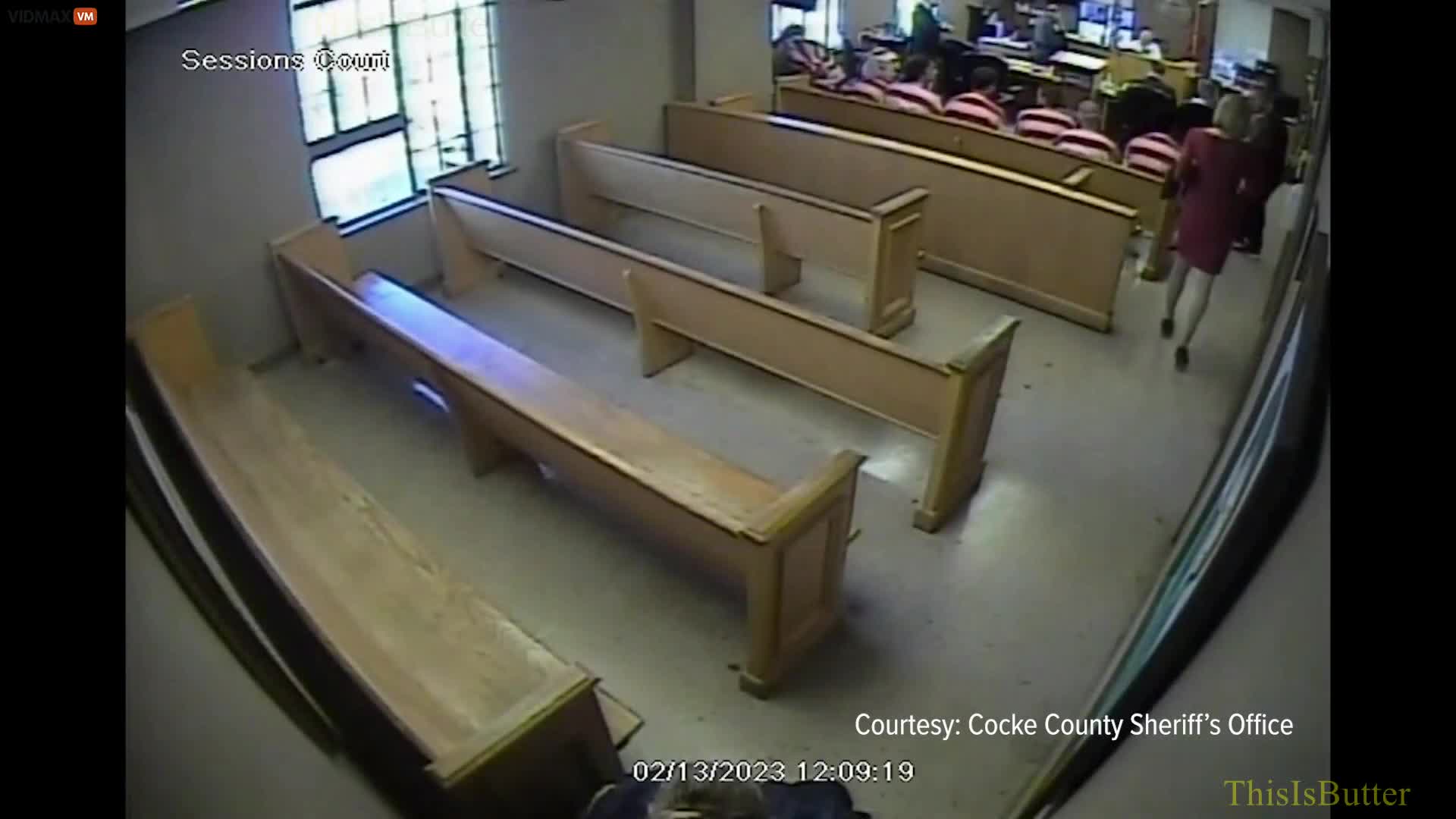 Handcuffed prisoner chucks himself out the 2nd tale courth