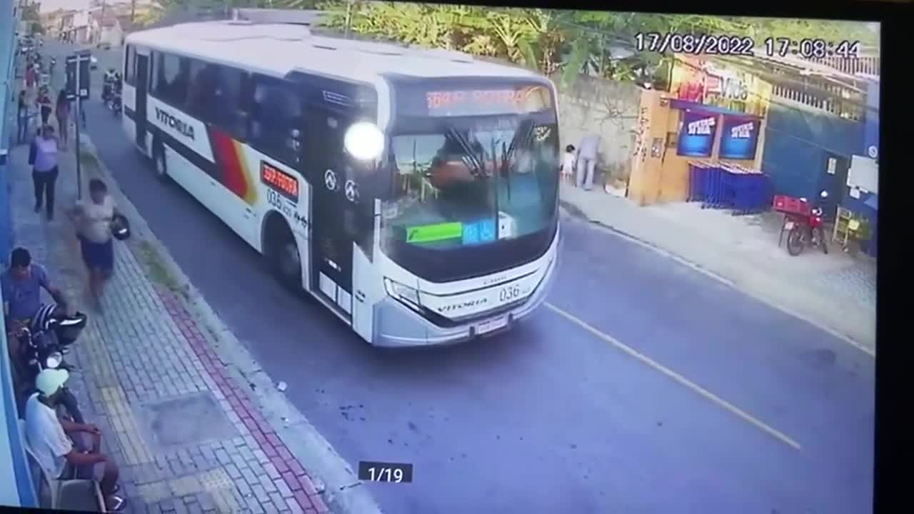 Male executed by pair of assassins in broad sunshine