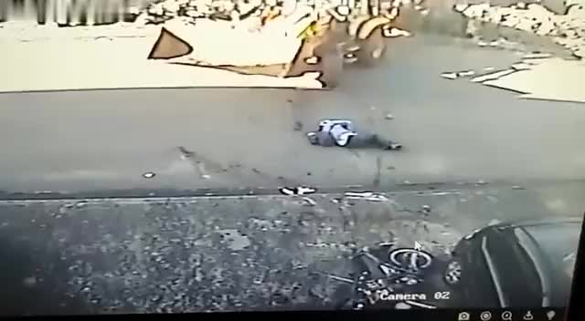 An employee killed his colleague with a tractor container