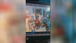Armed robbery in the market ended with the robber was eliminated