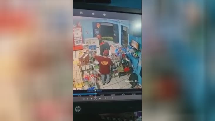 Armed robbery in the market ended with the robber was eliminated