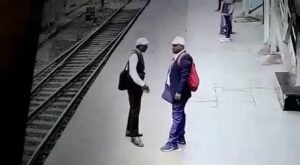 A broken cable fell on among the individuals and was actually electrocute