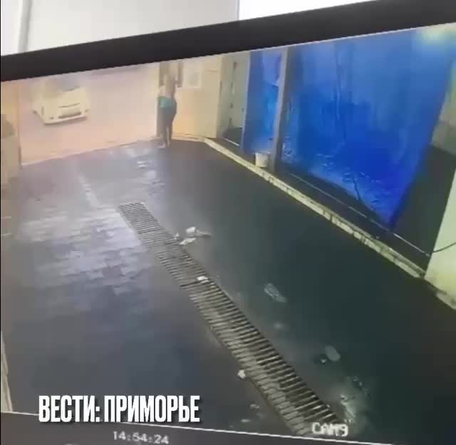 A car clean is actually a dangerous area of job