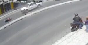 A man getting away a break-in on a motorcyle reached a police car