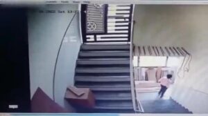 A man dove coming from the 3rd flooring