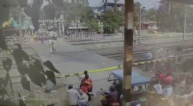 A mundane biker was actually not prompt sufficient to cross a railway