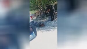 A law enforcement officer turned a suspect's chief into a bloody clutter 1 A law enforcement officer turned a suspect's chief into a bloody clutter