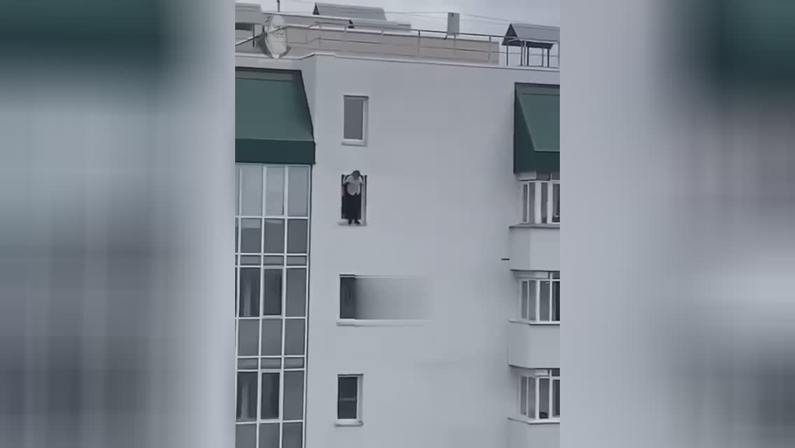 A self-destructive guy headed out of the 10th flooring home window novosibirs