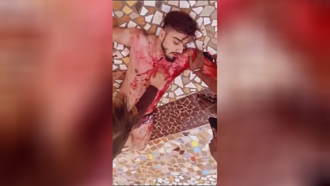 A tourist loved ones tackled with falchions as well as knives