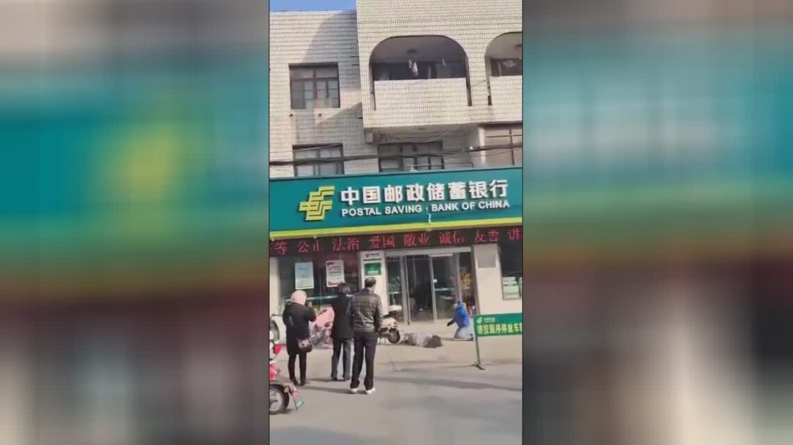 A girl hopped coming from the third floor and remarkably died