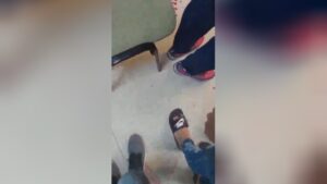 Guy attacked his ex-girlfriend along with a knife 1 Guy attacked his ex-girlfriend along with a knife