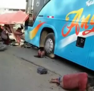 Man left both tootsies under the tires of a bus