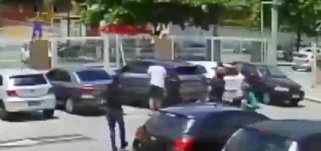 Guy go and killed his victim in a store