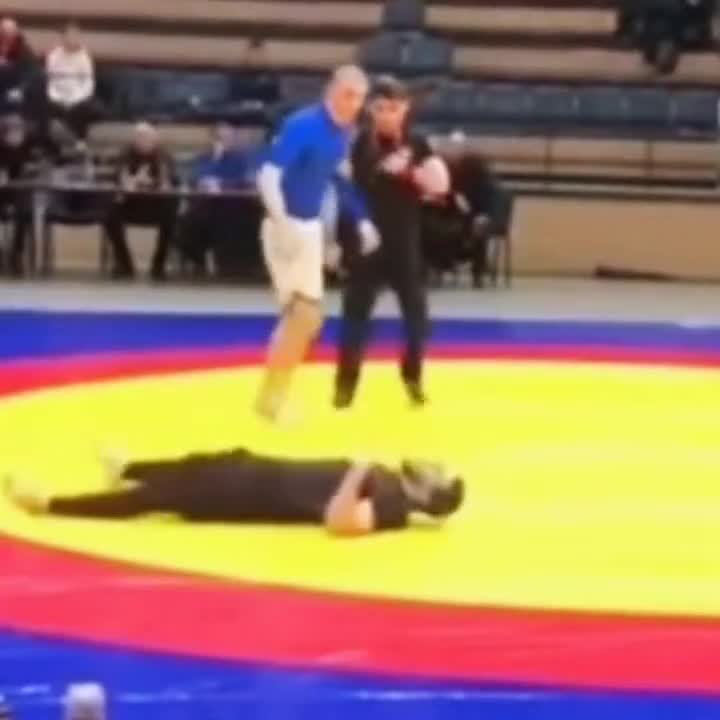 Grappler disabled after a traveling armbar falls short