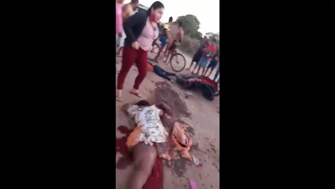 Nasty girl dismembered through the vehicle in brazil