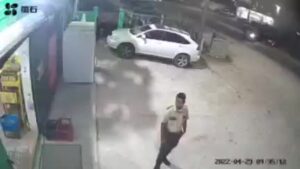 Store security personnel go dead by assassin