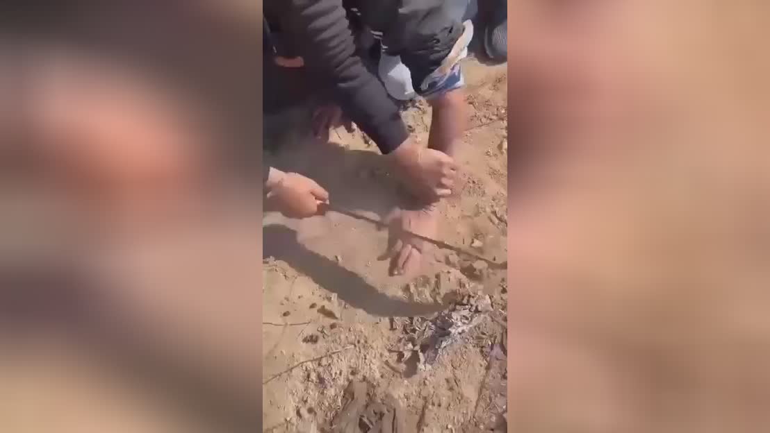 Male decrease off 4 fingers for robbing