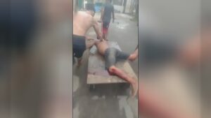 Rivalrous gang participant obtains it by hand