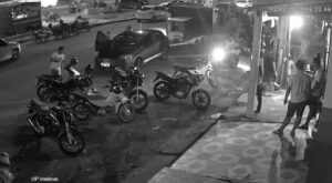 Sicarios overlooks the first shot but receives a clean headshot