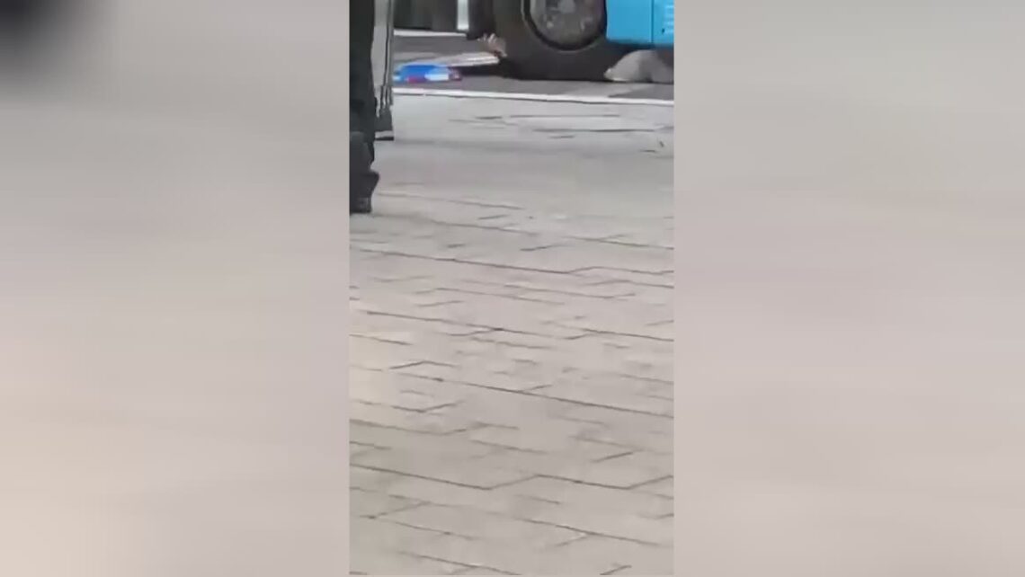 Lady dies under bus wheel