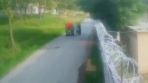 Woman pull from rickshaw and got executed