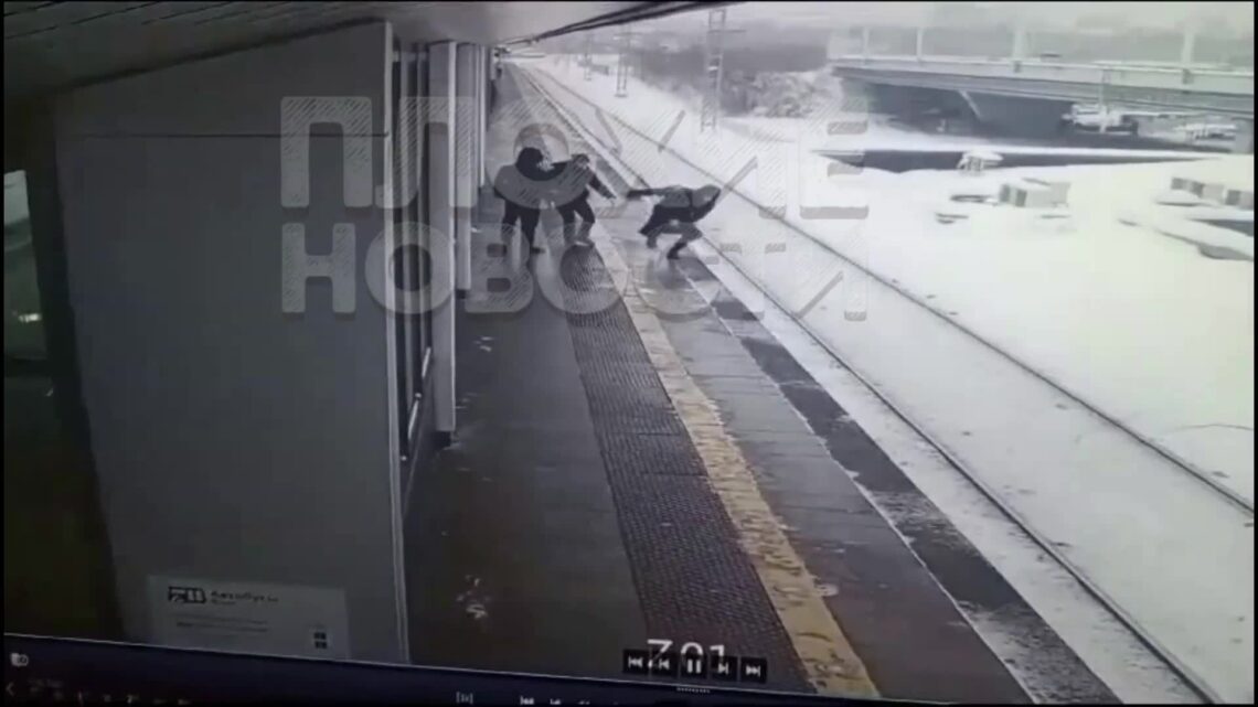 Teen jokingly boxing, lost his balance and falls under