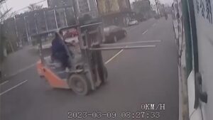 651c7a738a97d blind biker versus the forklift theync.mp4 3b