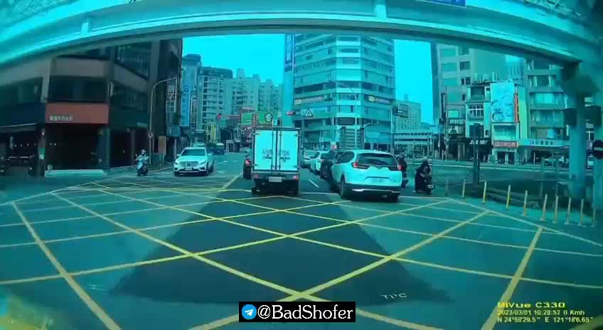 Miserable female drops a walkway in taiwan