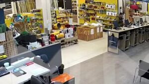  Dissatisfied shopkeeper prepares himself ablaze