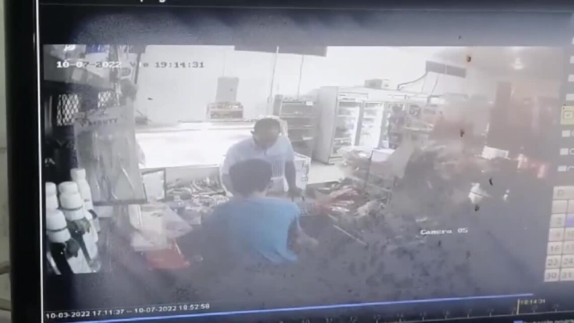 Factor empty headshot for chinese shop owner in panama theyn