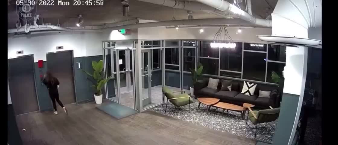 Seattle man enters building and also assaults female in an elevator