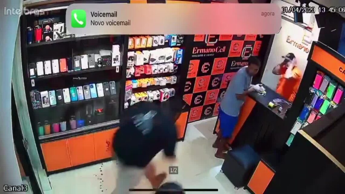 Sicarios open fire in the store killing 2