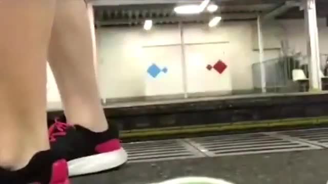 The girl jumped under the approaching subway train japan