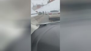 The girl jumped off the link over the road nizhny novgor