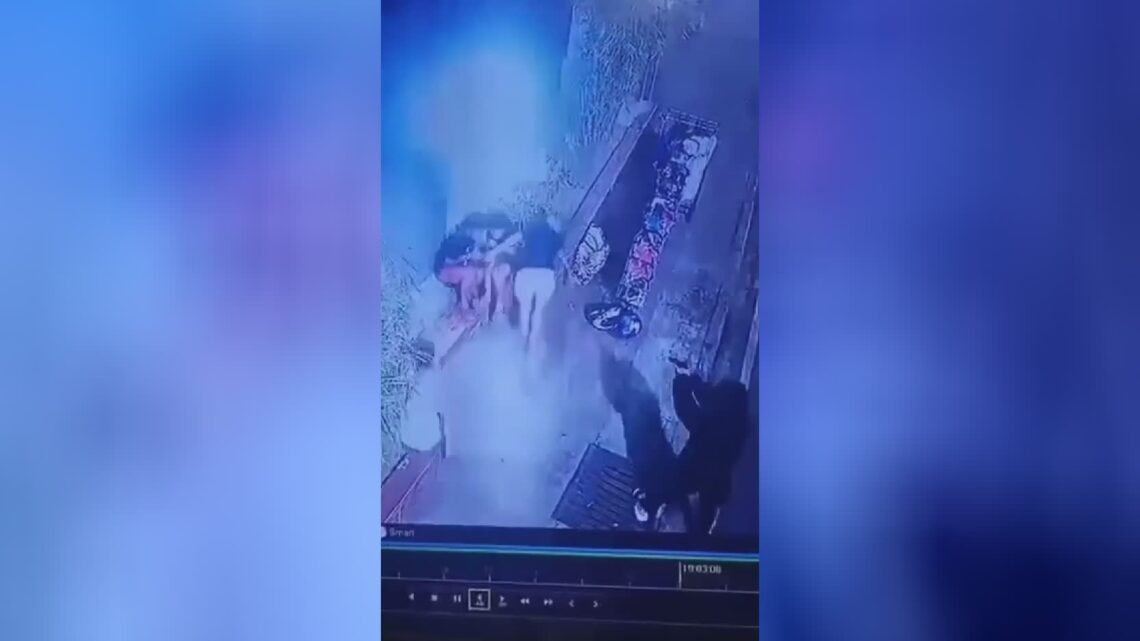 2 dudes directly stays away from execution next their pal