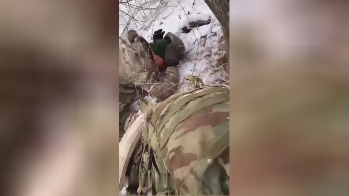 Ukrainian troops doing surrendered russian union