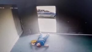 Female is carried out through 2 swift assassins in ecuador