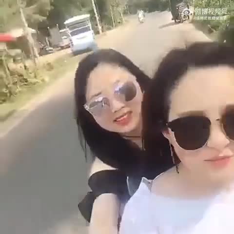 Mandarin bitch crash while filming video clip