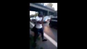 Echo-terrorists blocking streets in france obtain taught a course