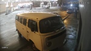 Male talking along with buddy amazed by sicario 1 Male talking along with buddy amazed by sicario