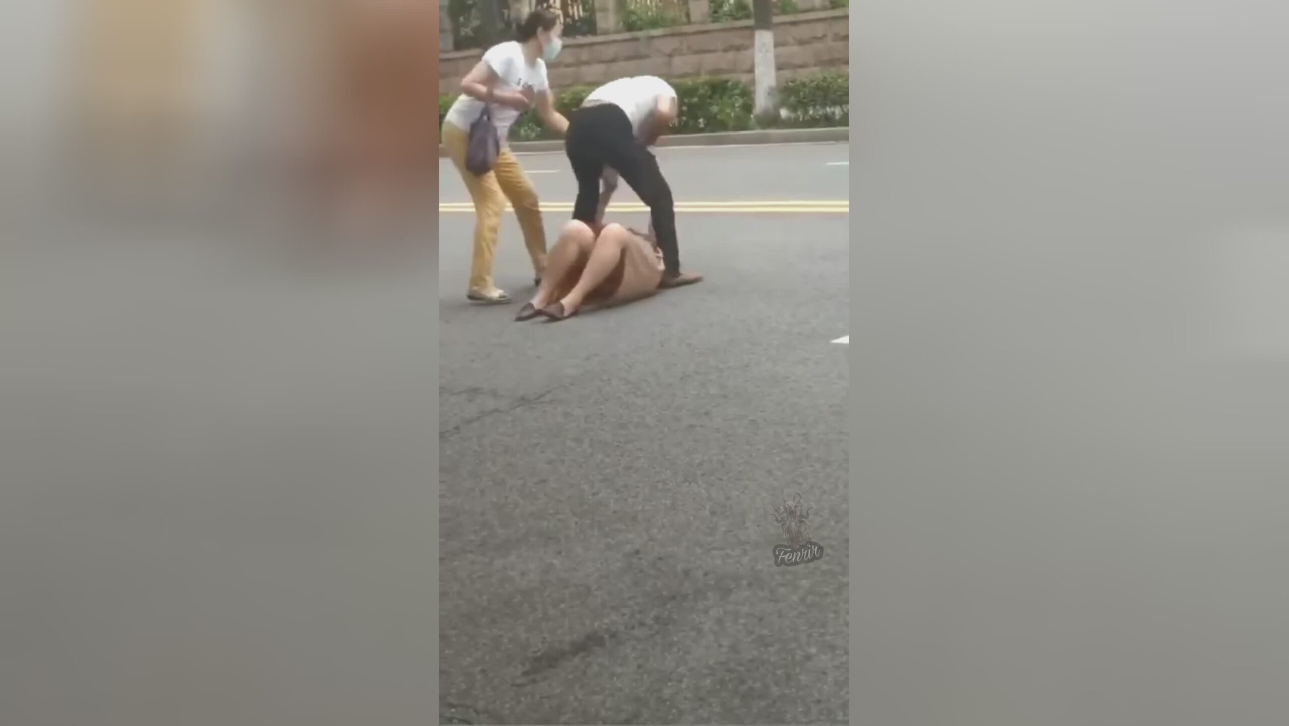 Man defends his spouse coming from aggressive grandmother