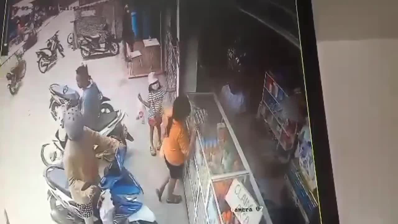 Moto cabby filled up with lead