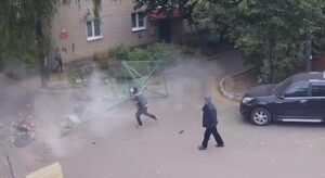 Repair worker suffers fatal fall from airlift