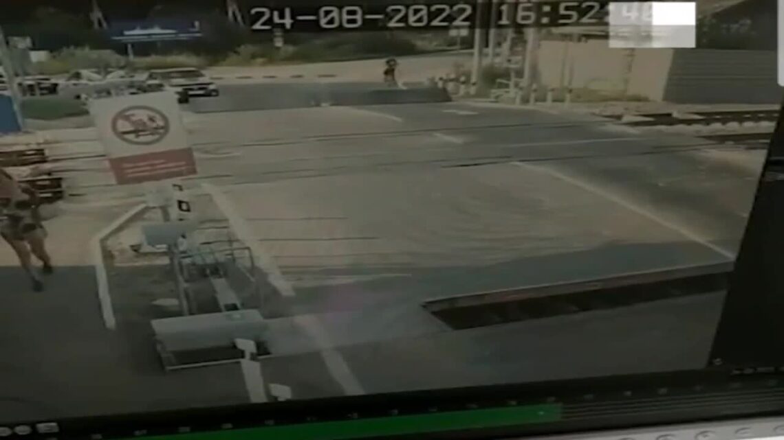 Russian bicyclist damaged through learn