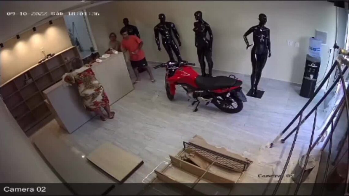 Ruthless gunman shoot as well as kill pregnant female in cold weather blood stream