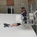 24 years of ages girl killed herself through hopping coming from window