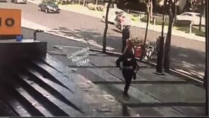 Clueless street provider rammed through bus 1 Clueless street provider rammed through bus